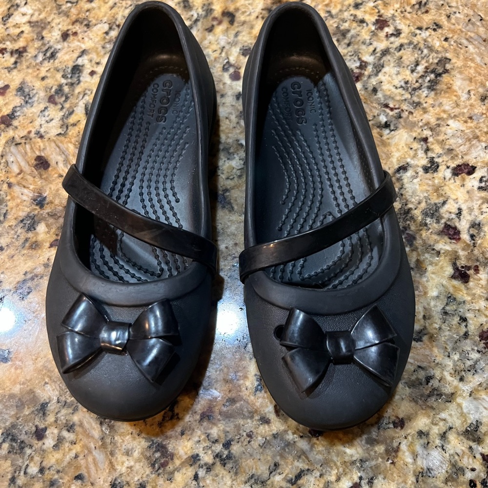Girls crocs